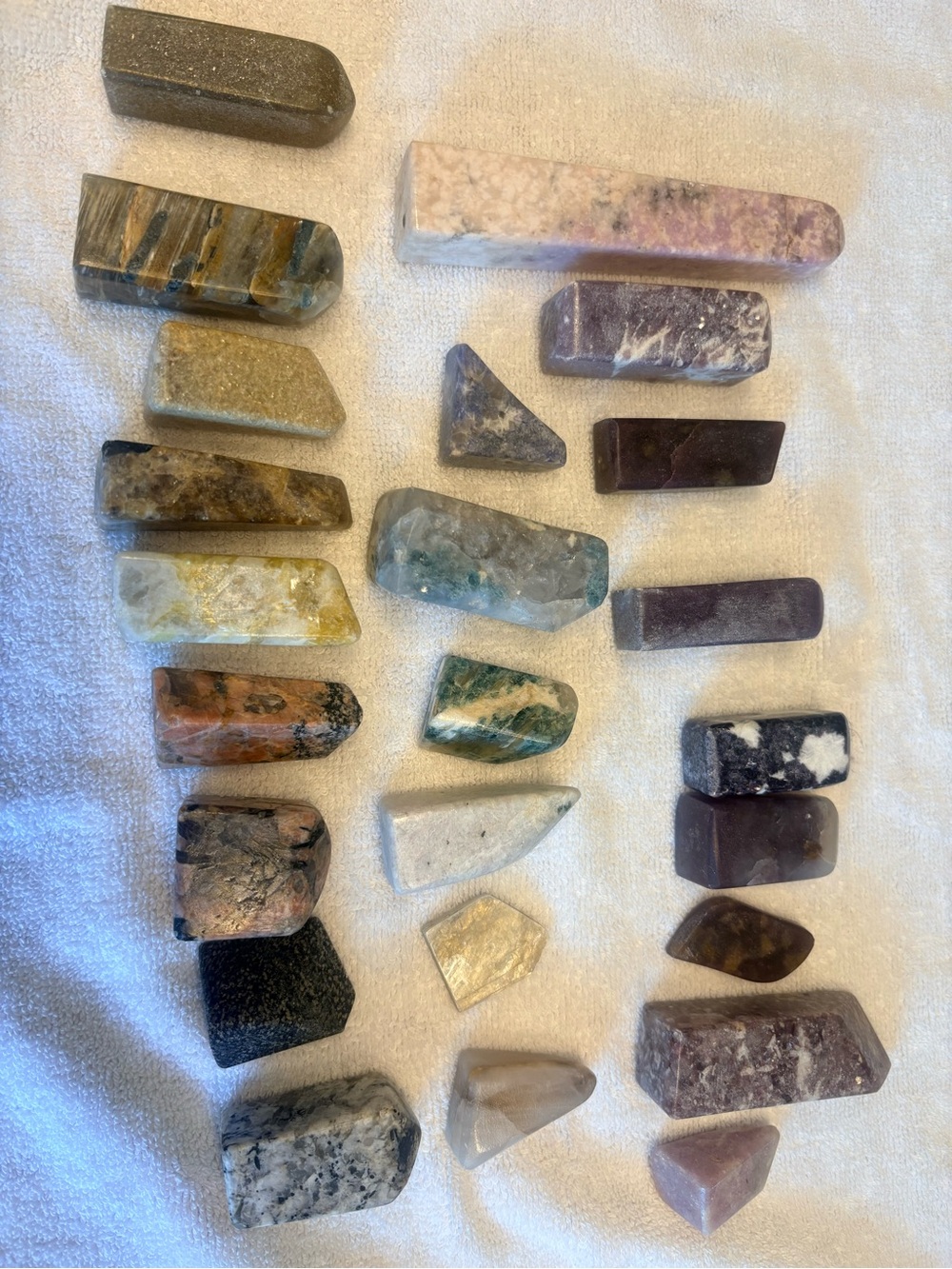 Assorted  Gemstone Points - Multicolor Home Accents 24 euphoriarite  crystal’s